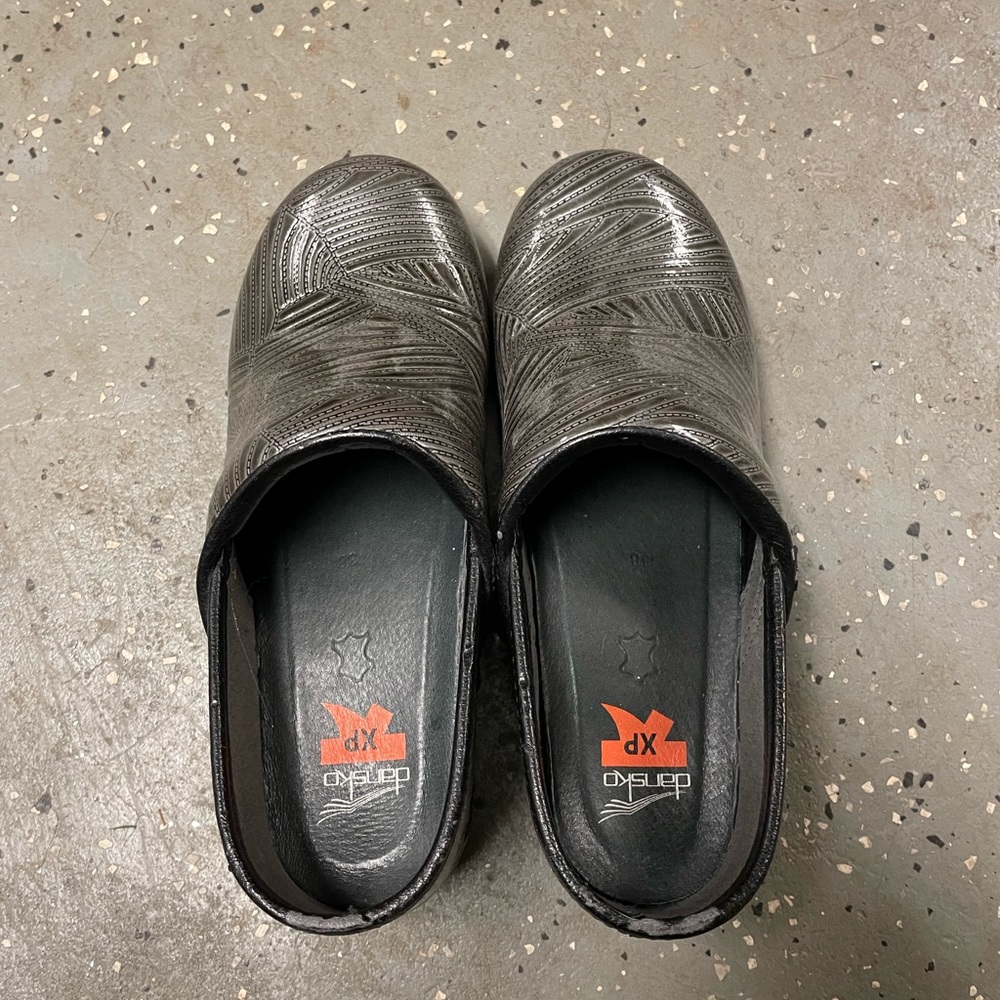 Dansko Clogs Size 38 - image 2
